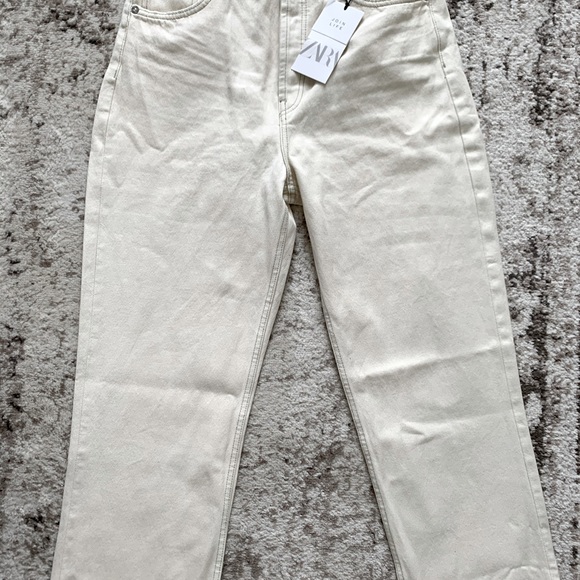 Zara high rise straight leg jeans 4365 - Picture 2 of 5